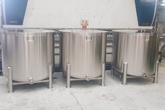 1300 litre forkliftable storage tanks