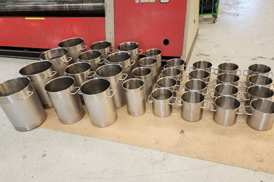 different sizes stainless pots