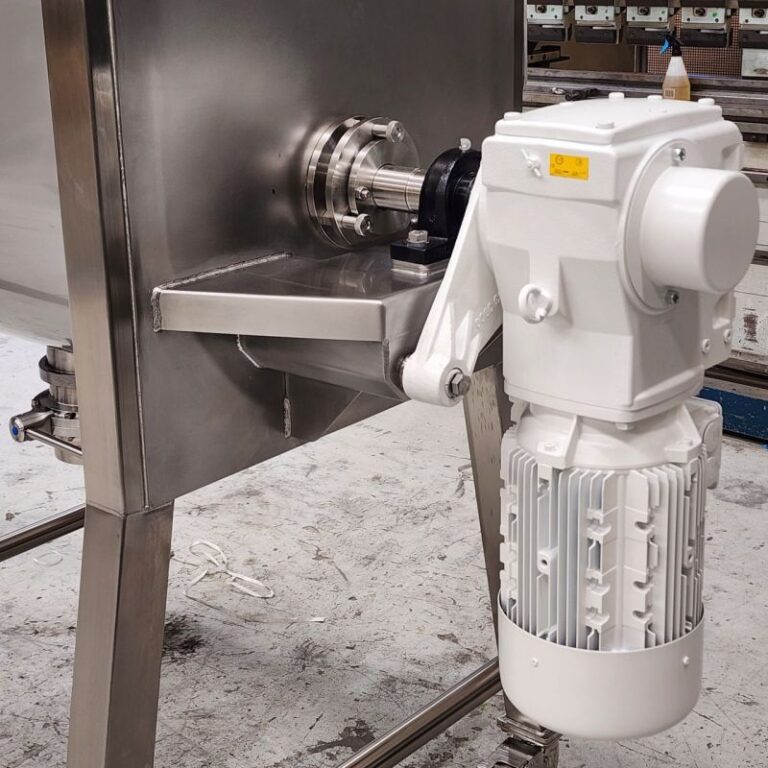 Read more about the article 400 Litre Mobile Ribbon Blender
