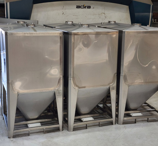 Read more about the article 6 Off Full Stainless Food Grade 2000 Litre Capacity IBCs